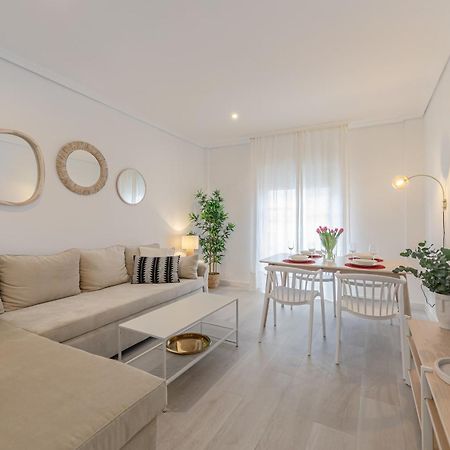 Isg Apartments Becquer Free Parking Inside The Building Sevilha Exterior foto