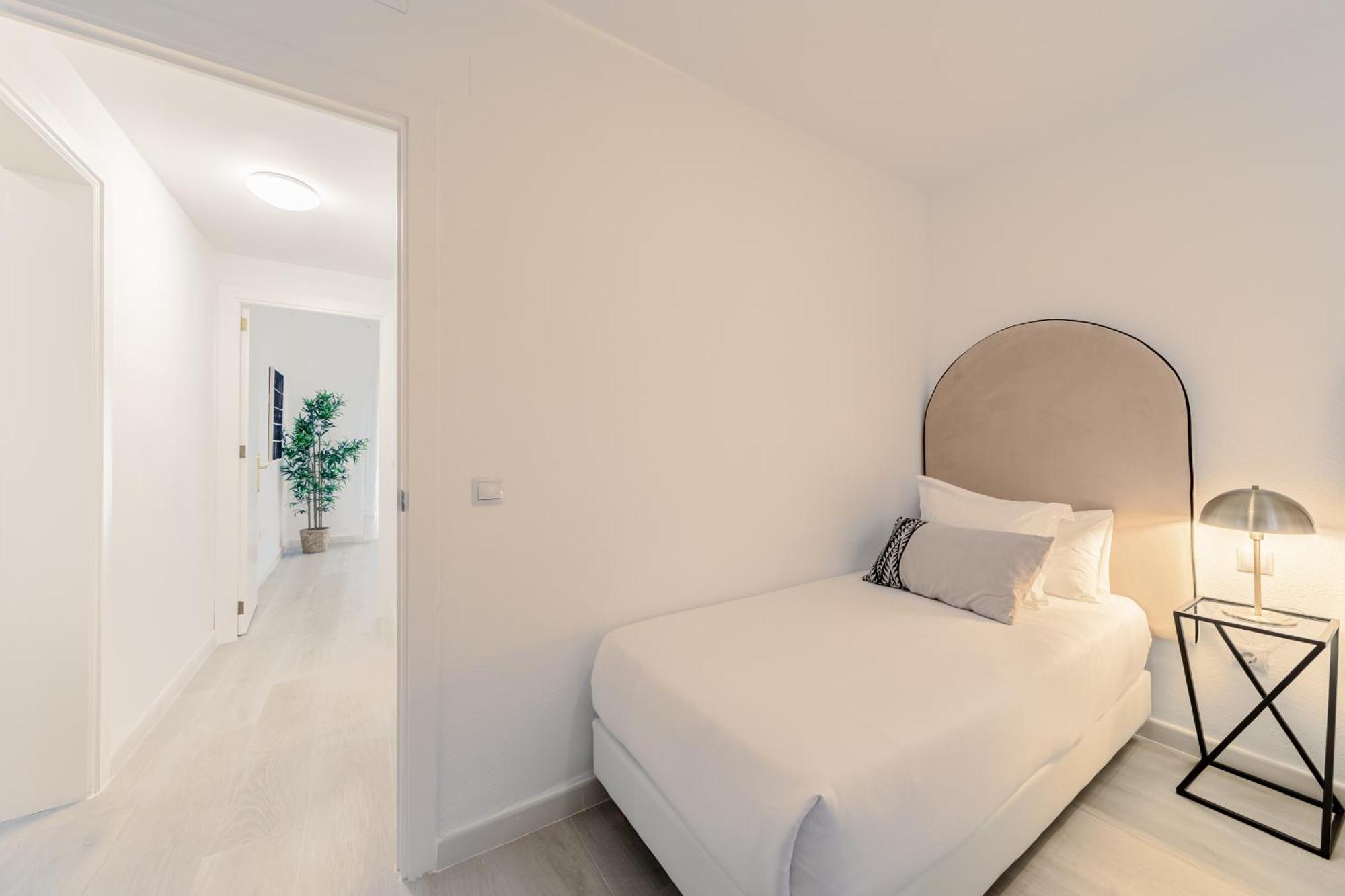 Isg Apartments Becquer Free Parking Inside The Building Sevilha Exterior foto
